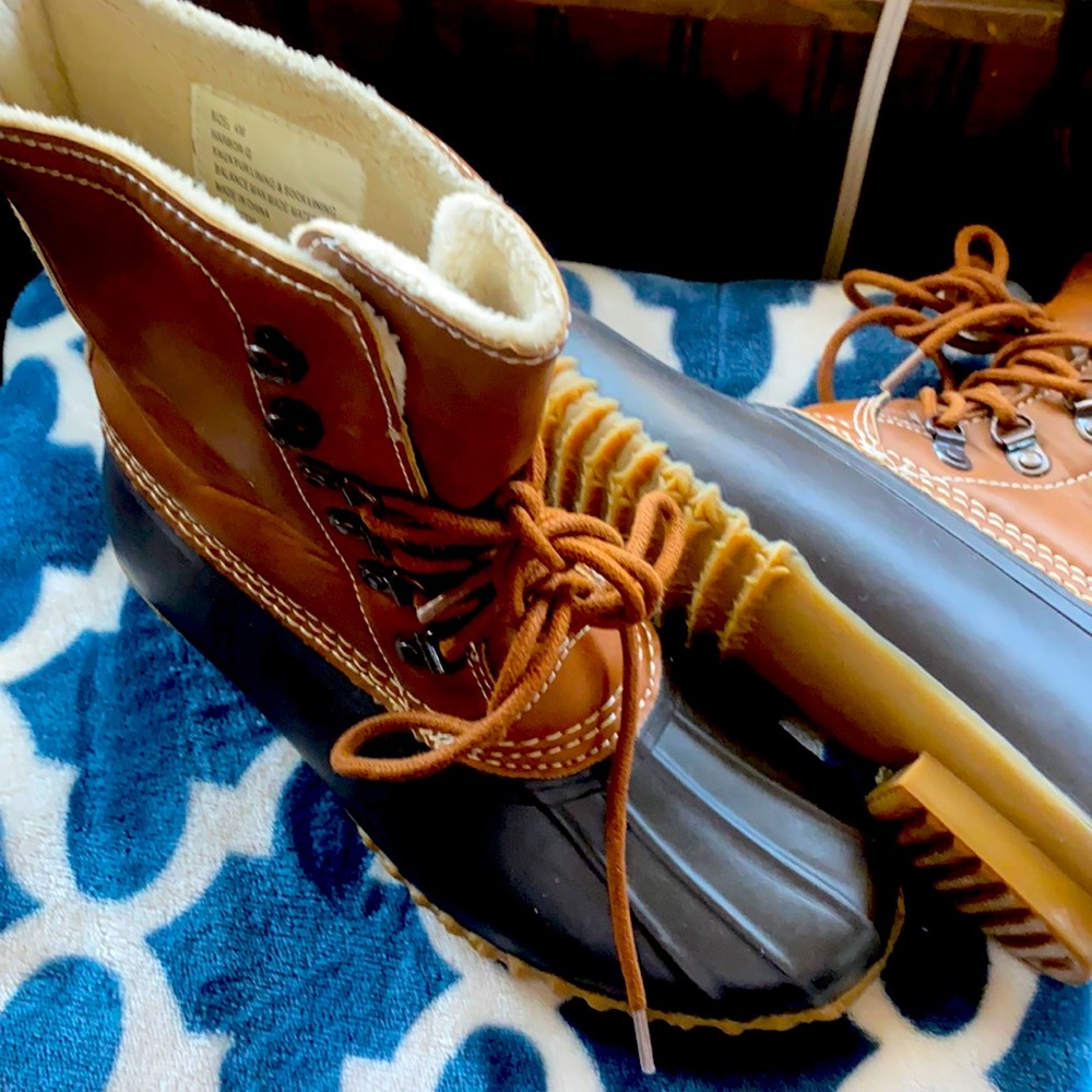 Espirit duck boots. Great cond size 4m
